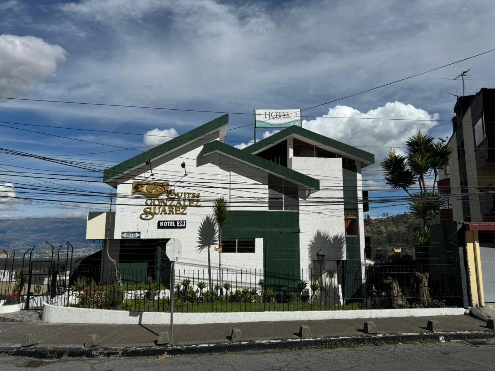 Suites & Hotel Gonzalez Suarez Quito Exterior foto